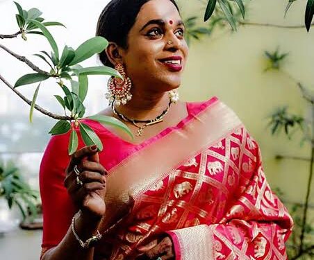 പ്രണയമെന്നും ചമയത്തോട്…